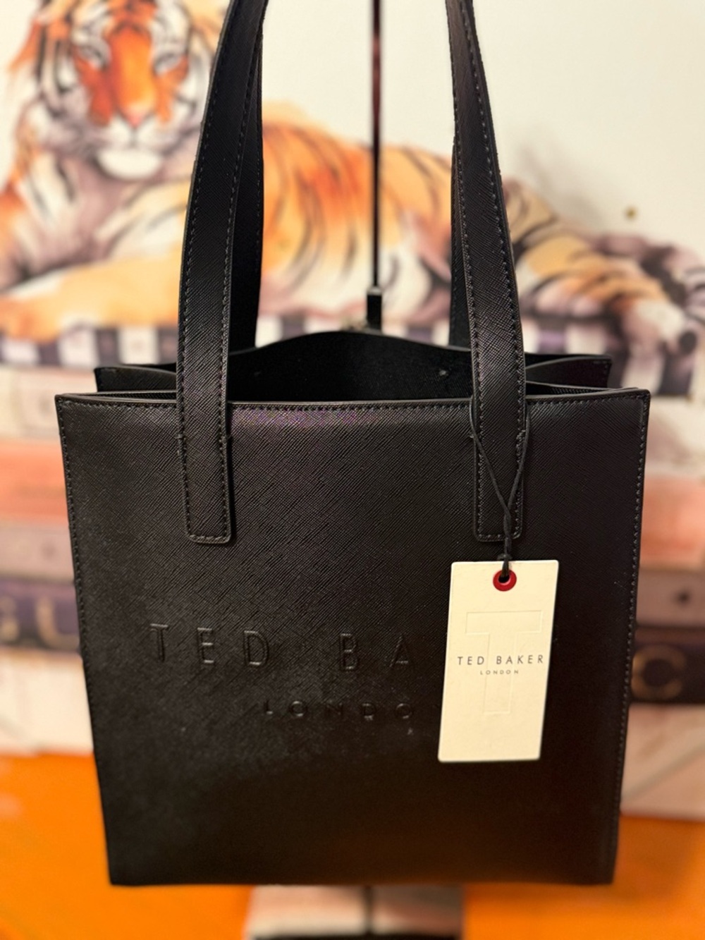 Ted Baker Seacon Small Crosshatch
Icon Tote NWT - Picture 3 of 10